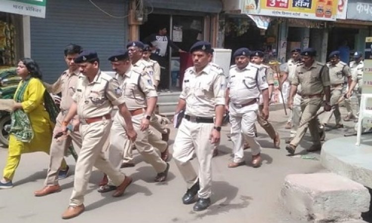 BIG NEWS: रामनवमी एवं महाअष्टमी पर्व, नीमच सिटी-मनासा में पुलिस जवानों का फ्लैग मार्च, तो भादवामाता में भी यह व्यवस्थाएं, हर जगह तीसरी आंख से पैनी नजर, नवागत SP तोलानी के नेतृत्व में खाकी मुस्तैद, पढ़े ये खबर