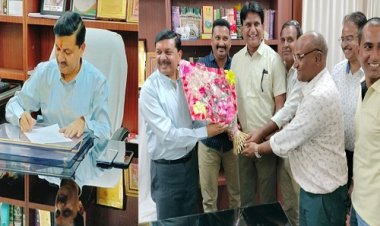 BIG BREAKING: जिले के नवागत कलेक्टर दिनेश जैन पहुंचे नीमच, पदभार किया ग्रहण, नीमच जिला प्रेस क्लब ने किया स्वागत, पढ़े खबर