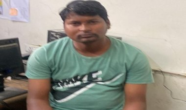 BIG BREAKING: केस में झूठा फंसाने का दबाव, और लेन-देन की बात, रिश्वतखोर आरक्षक पर लोकायुक्त का शिकंजा, हजारों रूपए लेते रंगे हाथों पकड़ा, मामला- उज्जैन शहर का, पढ़े खबर