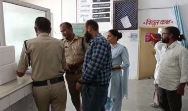BIG NEWS: मनासा अस्पताल के शौचालय में पहुंचा सफाईकर्मी, दरवाजा खोलते ही छूटे पसीने, जब पहुंचे अधिकारी-पुलिस, तो उनके भी उड़े होश, क्या मां की ममता हो गई शर्मशार, पढ़े मनीष जोलान्या की खबर