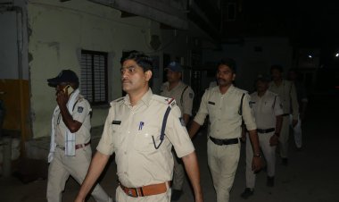 NEWS: पिपलियामंडी नगर में पुलिस ने निकाला फ्लैग मार्च, आमजन से की अपील, पढ़े खबर