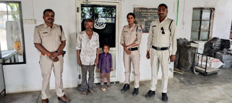 NEWS : दलौदा पुलिस का सराहनीय कार्य, चंद मिनटों में बच्चे को उसके पिता से मिलवाया, पढ़े खबर