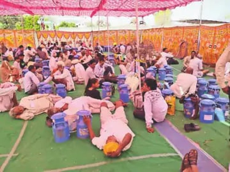 NEWS : प्रतापगढ़ जिले में अफीम तोल की प्रक्रिया शुरू, पहले दिन 19 गांवों के इतने किसान पहुंचे, की काले सोने की तुलाई, सौंपा विभाग को, पढ़े ये खबर