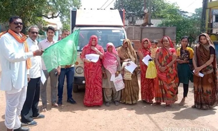 NEWS: मनासा के ग्रामीण क्षेत्रों में रथ को हरी झंडी दिखाकर किया रवाना, इन योजनाओं का होगा प्रचार-प्रसार, पढ़े खबर