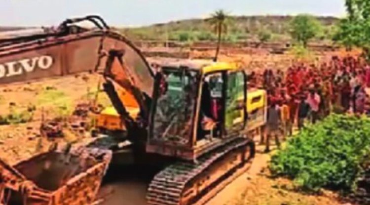BIG REPORT : रतनगढ़ थाना क्षेत्र से बड़ी खबर, आदिवासियों ने किया निर्माणधीन बाणदा बांध का विरोध, 200 लोगों ने कर्मचारियों को घेरा, इंजीनियर की गर्दन पर रखी तलवार, पढ़े ये खबर