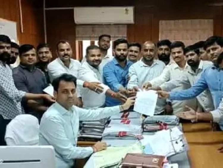 NEWS: पुलिस और राज्य सरकार के खिलाफ भाजयुमो का प्रदर्शन, राजसमंद में हुए लाठीचार्ज के खिलाफ की नारेबाजी, दिया गवर्नर के नाम ज्ञापन, पढ़े खबर