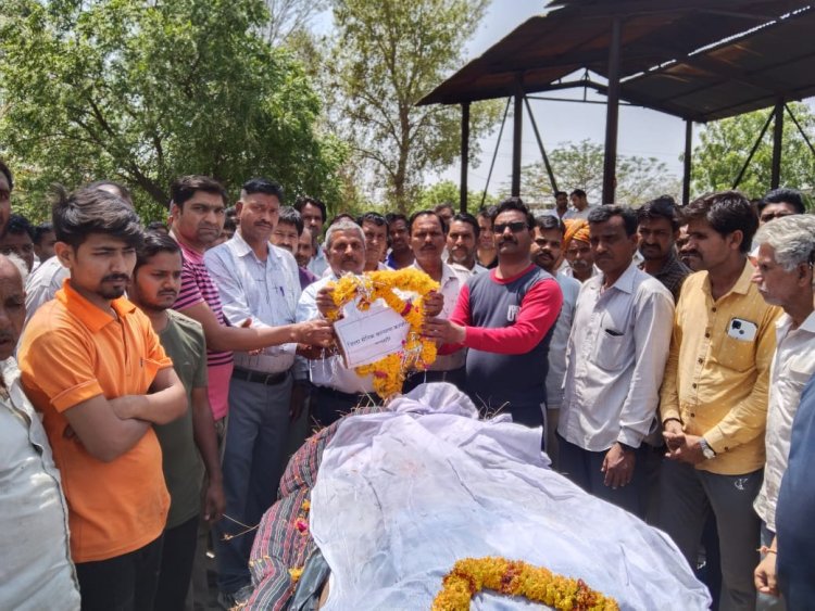 NEWS: सड़क हादसे में भारतीय सेना के रिटायर्ड जवान की मौत, कार के आगे नीलगाय आने से हुआ हादसा, पढ़े खबर