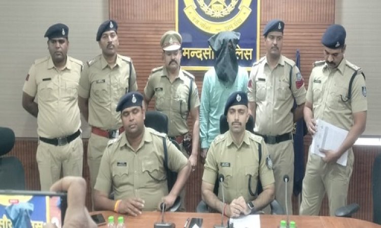 BIG NEWS: हत्या के आरोप में आजीवन कारावास, और आरोपी फरार, अंतर्राज्यीय मादक पदार्थ तस्कर भी घोषित, अब आरोपी शाहिद खान चढ़ा मंदसौर पुलिस के हत्थे, विशेष टीम ने किया गिरफ्तार, पढ़े खबर