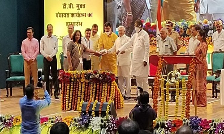 NEWS: टीबी उन्मूलन अभियान, नीमच जिले को मिला गोल्ड मैडल, जिला कलेक्टर सहित इन्होने सह सम्मान किया ग्रहण, पढ़े खबर