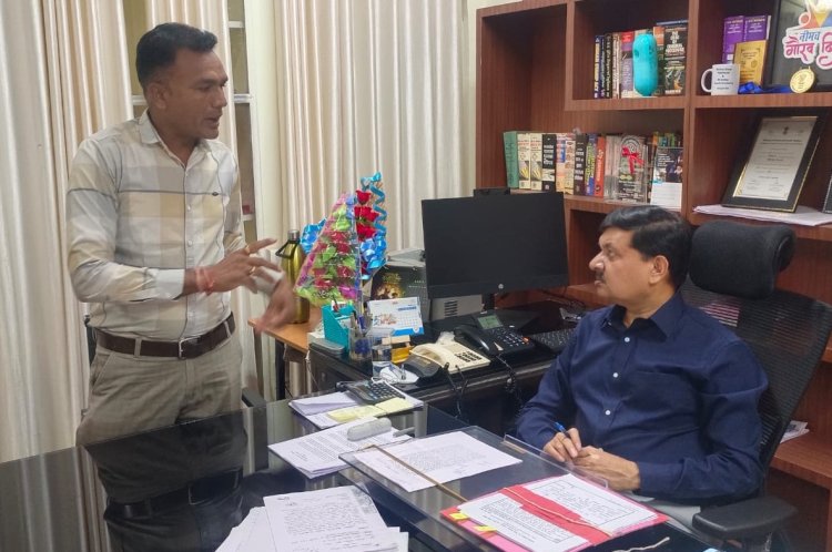 NEWS: जिला कलेक्टर जैन से राजौरा ने की मुलाकात, चंगेरा कृषि मंडी की समस्याओं को लेकर सौंपा ज्ञापन, पढ़े खबर