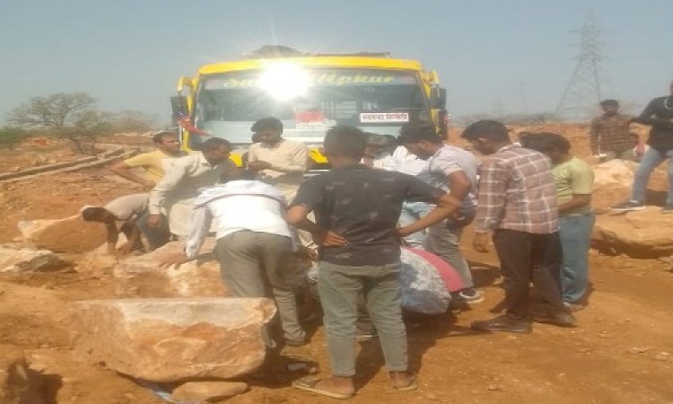 BIG NEWS: रतनगढ़-सिंगोली बायपास पर लगा जाम, तो स्थानीय लोगों व राहगीरों में पनपा आक्रोश, उठाया ये बड़ा कदम, फिर शुरू हुआ मार्ग, पढ़े ये खबर