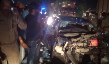 OMG ! महू-नीमच हाईवे पर भीषण सड़क हादसा, कार-ट्राले में जोरदार भिड़ंत, बुझ गए तीन घरों के चिराग, तो एक लड़ रहा जिंदगी और मौत से जंग, देखने वालों के खड़े हर रौंगटे, पढ़े ये खबर