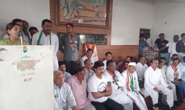 NEWS: जिला प्रभारी नूरी खान पहुंची सिंगोली, कांग्रेस की नारी सम्मान योजना का किया शुभारंभ, सम्मलेन में कार्यकर्ताओं से की चर्चा, पढ़े ये खबर