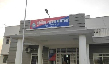 BIG NEWS: राजस्थान से खरीदा नशा, फिर ट्रेन में सफर, नीमच पहुंचते ही अरुण को पुलिस ने घेरा, तो इसके भी छूटे पसीने, बघाना के ये दो रसूखदार गिरफ्त में, तो ये बोतले खाकी ने की जप्त, पढ़े ये खबर