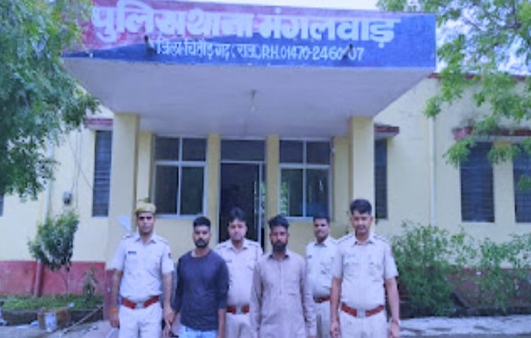NEWS : रद्दी की आड़ में मादक पदार्थ की स्मगलिंग, सुचना पर मंगलवाड़ पुलिस की कार्यवाही, मौके से दो गिरफ्तार, किस चीज के आदि थे दोनों तस्कर...! पढ़े ये खबर