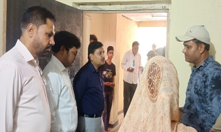 NEWS: जिला कलेक्टर दिनेश जैन पहुंचे ग्राम धनेरियाकलां, पंचायत का किया निरिक्षण, दिए आवश्यक निर्देश, तो इन्हें समझाइश भी, पढ़े खबर