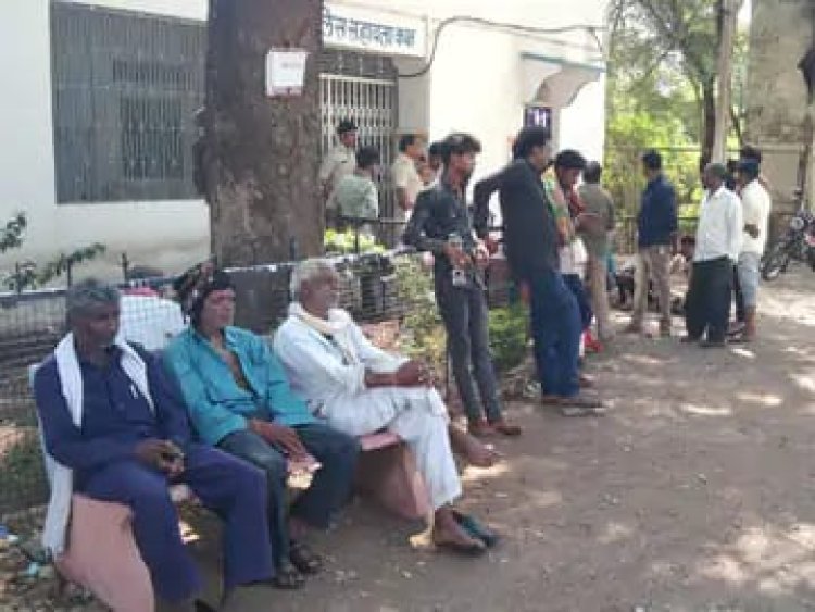 NEWS : शादी समारोह से घर लौटी महिला, फिर बंद कमरे में उठाया ये खौफनाक कदम, परिवार में पसर गया मातम, जीरन पुलिस कर रही जांच, पढ़े ये खबर