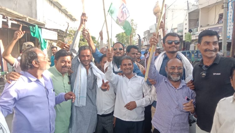 NEWS :कर्नाटक से आई ये खबर, फिर मनासा में दिखा जश्न का माहोल,कांग्रेस दिखी सड़को पर,कुछ यू किया खुशी का इजहार, पढ़े खबर