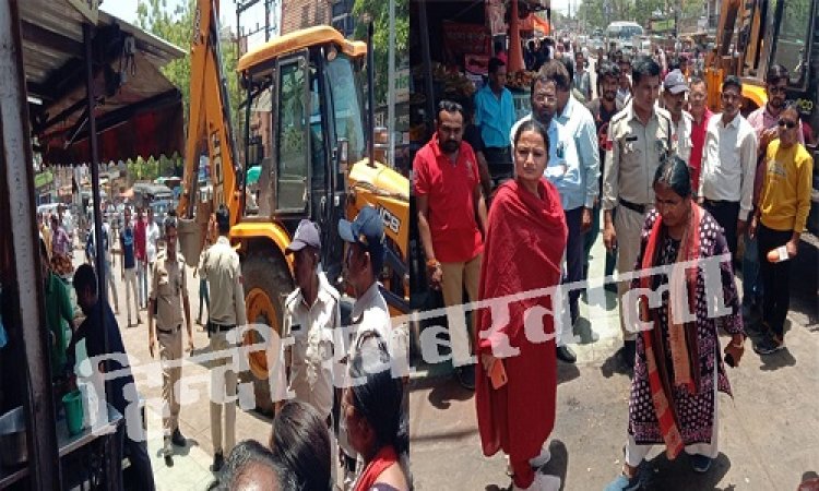 BIG BREAKING: SDM और CMO पुलिस अमले के साथ निकले पैदल, तो नीमच के इस मार्ग पर मचा हड़कंप, दुकानदारों में अफरा-तफरी, फिर समझाइश, अगर बात नहीं मानी, तो क्या होगी ये बड़ी कार्यवाही...! पढ़े ये खबर