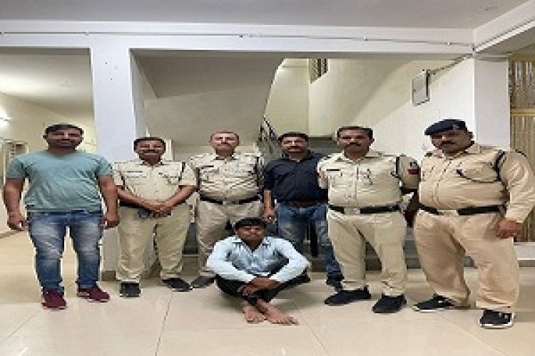 BIG NEWS: शराब तस्कर ओमप्रकाश रठाजना,पांच सालो से फरारी में, ईनाम भी 5000,फिर जीरन पुलिस ने यू निकाला इसे ढूंढ,अब सलाखों के पीछे, पढ़े ये खबर