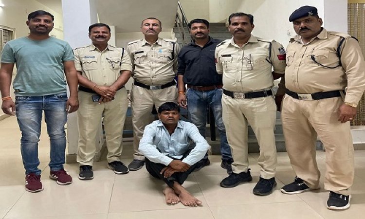 NEWS: तस्करी मामला, कई सालों से आरोपी फरार, अब जीरन पुलिस की कार्यवाही, प्रकाश चढ़ा हत्थे, यहां दबिश के बाद मिली सफलता, पढ़े ये खबर