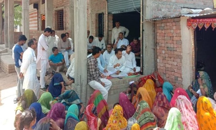 NEWS: नारी सम्मान योजना, सिकरवार का नेतृत्व, और कार्यकर्ता पहुंच रहे गांव-गांव, फार्म भरने का कार्य युद्ध स्तर पर जारी, क्षेत्रवासियों को दी अहम जानकारियां, पढ़े ये खबर