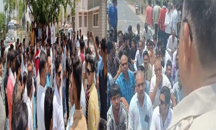 BIG BREAKING: करणी सेना ने घेरा जावद थाना, एक और पुलिस, तो दूसरी और कई लोग, क्या है मामला...! पढ़े पूरी खबर
