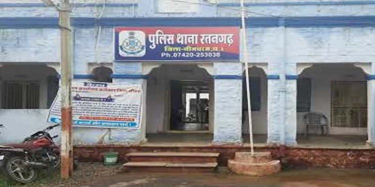 BIG NEWS: जाट चौकी पर नाकाबंदी, रोका पिकअप वाहन, फिर तलाशी में मिला मादक पदार्थ, मौके से भागे आरोपी, अब इन सभी की तलाश, पढ़े रतनगढ़ पुलिस की बड़ी कार्यवाही
