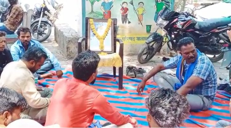 BIG NEWS: मनासा नगर परिषद के सामने भीम आर्मी ने दिया धरना, अगर ये मांग पूरी नहीं हुई, तो कार्यालय पर तालाबंदी की चेतावनी, नगर बंद का आव्हान भी, पढ़े ये खबर
