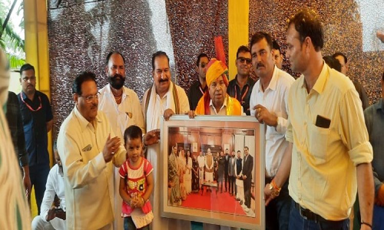 BIG NEWS: कर्नाटक के राज्यपाल गहलोत ने पहुंचे हर्कियाखाल, बालाजी के किये दर्शन, जनप्रतिनिधियों सहित जिला प्रशासन के अधिकारियों ने किया स्वागत, पढ़े ये खबर