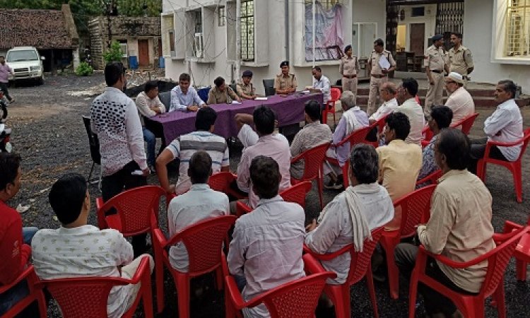 BIG NEWS: आगामी त्योहारों से पहले अलर्ट पर प्रशानिक-पुलिस, मनासा थाने में हाईलेवल बैठक, एक और अधिकारी, तो दुसरी और नगरवासी, निर्देशों का करना होगा पालन, पढ़े ये खबर
