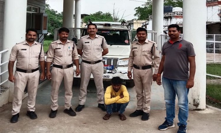 NEWS: रतनगढ़ पुलिस की बड़ी कार्यवाही, बलात्कार के प्रकरण में फरार ईनामी आरोपी को किया गिरफ्तार, इतने सालों से दें रहा था चकमा, पढ़े खबर