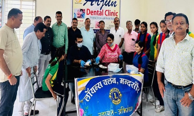 NEWS: ग्राम गुड़भेली स्थित स्कूल में पौधरोपण कार्यक्रम संपन्न, इस विशेष कैम्प का भी हुआ आयोजन, छात्र-छात्राओं ने लिया लाभ, पढ़े खबर