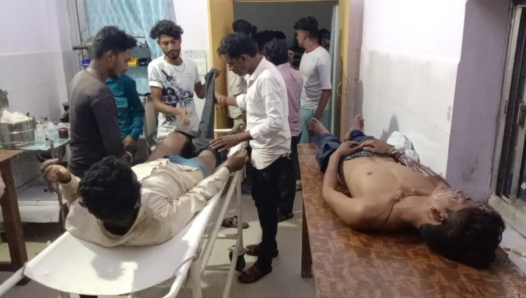 NEWS: दुरगपुरा फंटे पर सड़क हादसा, दो बाइक की आमने-सामने टकराई, तीन लोग घायल, इनकी हालत गंभीर, तो जिला अस्पताल किया रेफर, पढ़े खबर