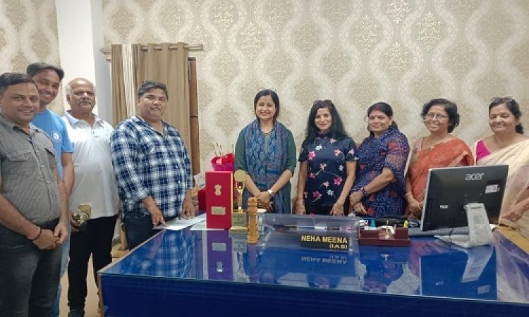NEWS: 'भूमि प्लैटिनम अवार्ड' से सम्मानित होने पर,एडीएम नेहा मीना का एनएसएसजी ग्रुप ने मोतियों की माला और चुनरी पहनाकर किया सम्मान,पढ़े खबर