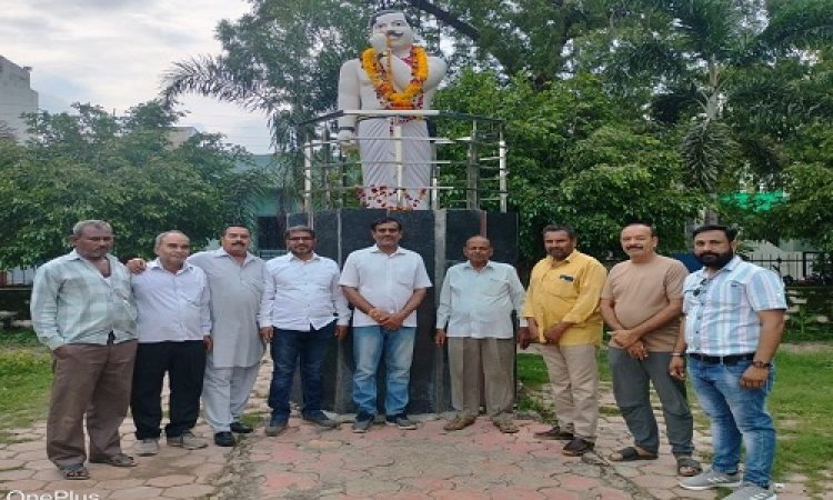 NEWS: कांग्रेसजनों ने मनाई पंडित चन्द्रशेखर आजाद की जन्म जयंती, प्रतिमा पर किया माल्यार्पण, पढ़े ये खबर