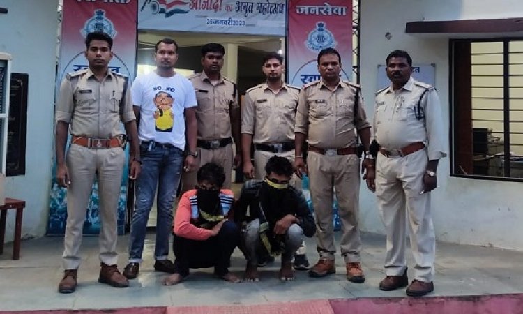 BIG NEWS: रेलवे स्टेशन के पास पुलिस की दबिश, कपड़े के थैलों से नशे की खैप बरामद, मौके से दो आरोपी भी गिरफ्तार, अब शामगढ़ के इस युवक की तलाश, गरोठ में तस्करी पर खाकी का शिकंजा, पढ़े ये खबर