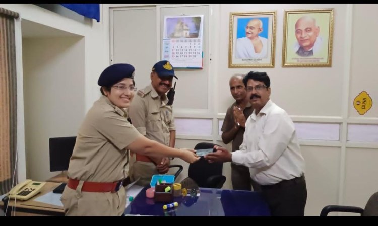 BIG NEWS: महाकाल की शाही सवारी, और सैकड़ों भक्तों की भीड़, उज्जैन पुलिस अलर्ट, मोबाइल सहित ये वस्तुएं हुई गुम, तलाश कर सभी को लौटाई, पढ़े ये खबर