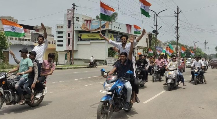 NEWS: कारगिल दिवस, हिंदू छात्र सेना ने रिटायर्ड फौजियों का किया सम्मान, तिरंगा रैली भी निकाली, पढ़े खबर