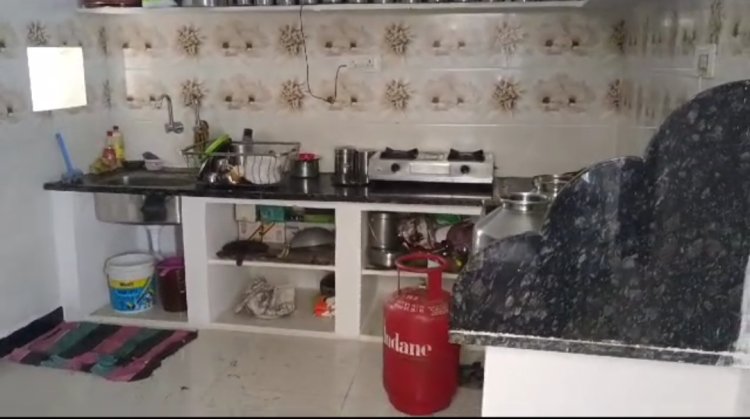 BIG BREAKING: मकान में भभका सिलेंडर, झुलस गए पति-पत्नी, फिर यहां नहीं डॉक्टर मिले, और ना ही स्टार्ट हुई एम्बुलेंस, इनके सहारे कराया जिला चिकित्सालय में भर्ती, क्या लावारिस हो गया जीरन शासकीय अस्पताल...! पढ़े खबर