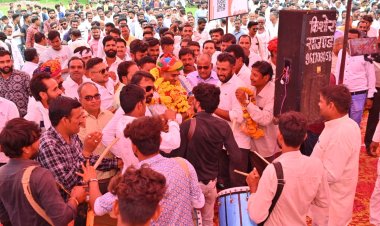 BIG NEWS: उमरावसिंह गुर्जर के जन्मदिवस पर उमड़ा जनसैलाब, वरिष्ठ नेताओं, समाजसेवियों सहित आमजनों का रहा जमावड़ा, किसने कहां- हम जमीन के आदमी है, जनता के हक की लड़ाई में नहीं हटेंगे पीछे, पढ़े खबर