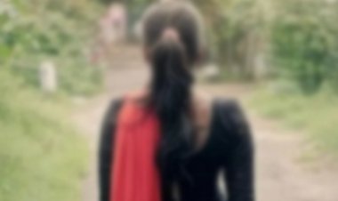 BIG NEWS: थैले में बेटी के अवशेष लेकर पहुंची पुलिस, जब आया अंतिम संस्कार का समय, तो धधकती चिता में कूदने दौड़ा पिता, रौंगटे खड़े कर देगी ये घटना, मामला किशोरी से गैंगरेप और हत्या कर शव भट्टी में जलाने का, पढ़े खबर