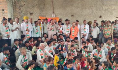 BIG NEWS: मंदसौर जिले में बीजेपी को बड़ा झटका, 200 कार्यकर्ताओं ने छोड़ी पार्टी, थाम लिया हाथ का पंजा, ये बड़ी वजह आई सामने, पढ़े कैलाश विश्वकर्मा की खबर