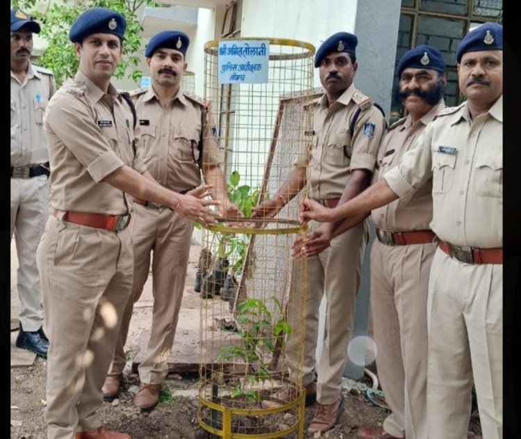 BIG NEWS: विशेष सशस्त्र पुलिस बल ने एसपी तोलानी की अध्यक्षता में किया पौधारोपण, जब दिया ये संदेश, तो पुलिस कप्तान ने भी कुछ यूं किया प्रोत्साहित, पढ़े ये खबर