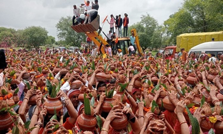 NEWS: रतनगढ़ में भव्य भागवत कथा का आयोजन, आज कलश यात्रा से हुई शुरुवात, उमड़ा जनसैलाब, इन गुरुदेव के मुखारविंद होगा वाचन, पढ़े ये खबर