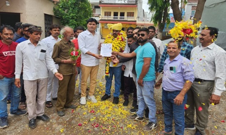 NEWS: रामकिशोर मिथुन भाटी बने यूथ प्रकोष्ट के जिलाध्यक्ष, कार्यकर्ताओं में हर्ष का माहौल, पुष्पाहार से किया भव्य स्वागत, अब इन योजनाओं पर रहेगा ध्यान, पढ़े बबलू यादव की खबर
