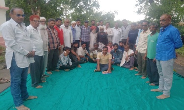 NEWS: रतनगढ़ ब्लॉक कांग्रेस ने मनाया विश्व आदिवासी दिवस व अगस्त क्रांति दिवस, स्वतंत्रता संग्राम सैनानियों को किया याद, पढ़े खबर