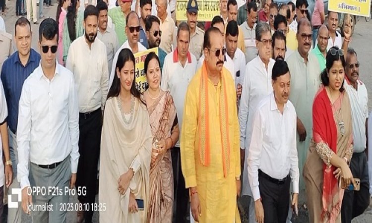 NEWS: मैं रक्तदान करूंगा-आप भी अवश्य करें का संदेश, नीमच शहर में निकली विशाल जागरूकता रैली, विधायक, कलेक्टर एवं एसपी भी हुए शामिल, पढ़े खबर