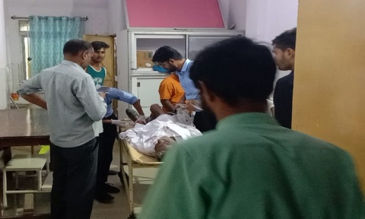 NEWS: मनासा-रामपूरा रोड़ पर दो बाइक की आपस में भिड़ंत, तीन गंभीर घायल, इन्हें किया जिला अस्पताल रैफर, पढ़े खबर