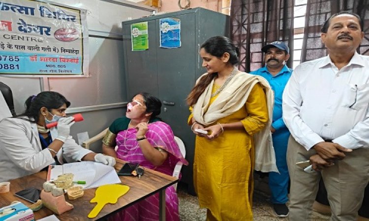 NEWS: नीमच नगर पालिका कार्यालय में निःशुल्क दंत चिकित्सा शिविर संपन्न, 200 व्यक्तियों ने कराई जांच, नपाध्यक्ष व सीएमओ ने किया अवलोकन, पढ़े खबर